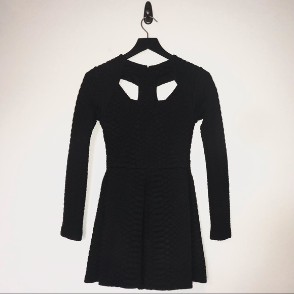 ALEXIS Narelle Structured Python Texture Dress - Picture 4 of 10